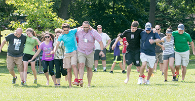 19588897601_3leggedrace_web